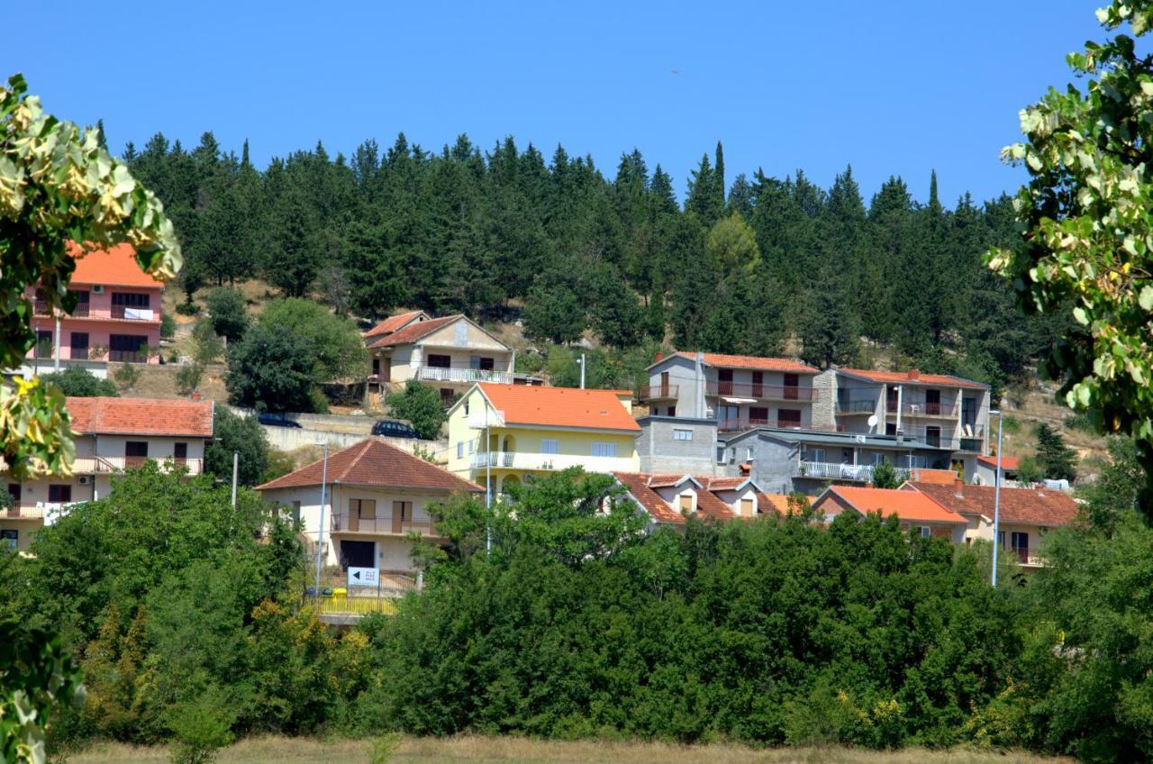 DrnišAngel Sky公寓 外观 照片